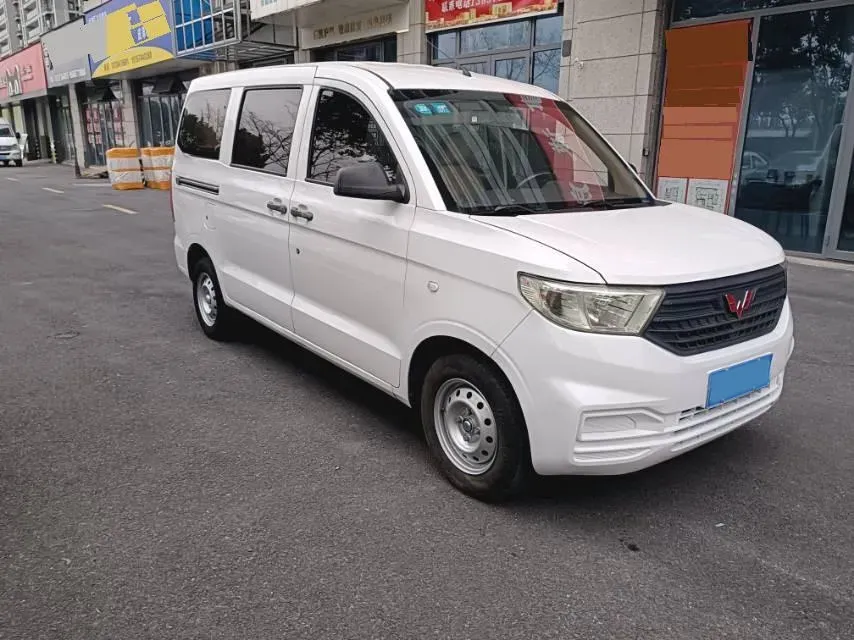 2019 WuLing HongGuang V 1.5L 99HP L4 6MT,autocango,china used car exporter,china ev exporter,chinese used car exporter,chinese used ev exporter