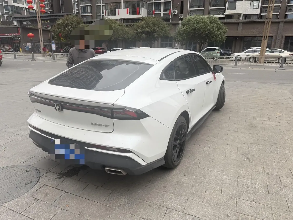 2024 ChangAn UNI-V 1.5T 188HP L4 7DCT,autocango,china used car exporter,china ev exporter,chinese used car exporter,chinese used ev exporter