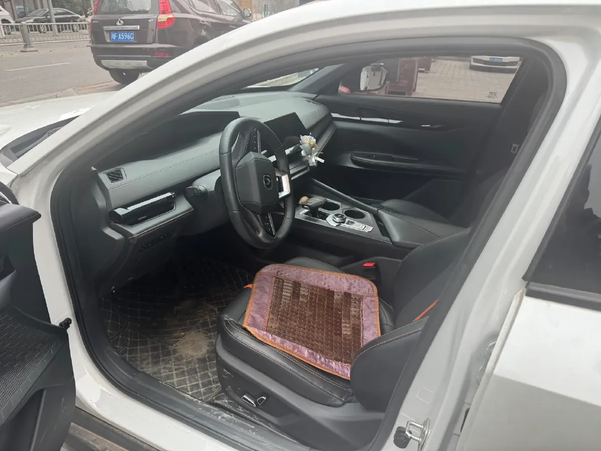 2024 ChangAn UNI-V 1.5T 188HP L4 7DCT,autocango,china used car exporter,china ev exporter,chinese used car exporter,chinese used ev exporter