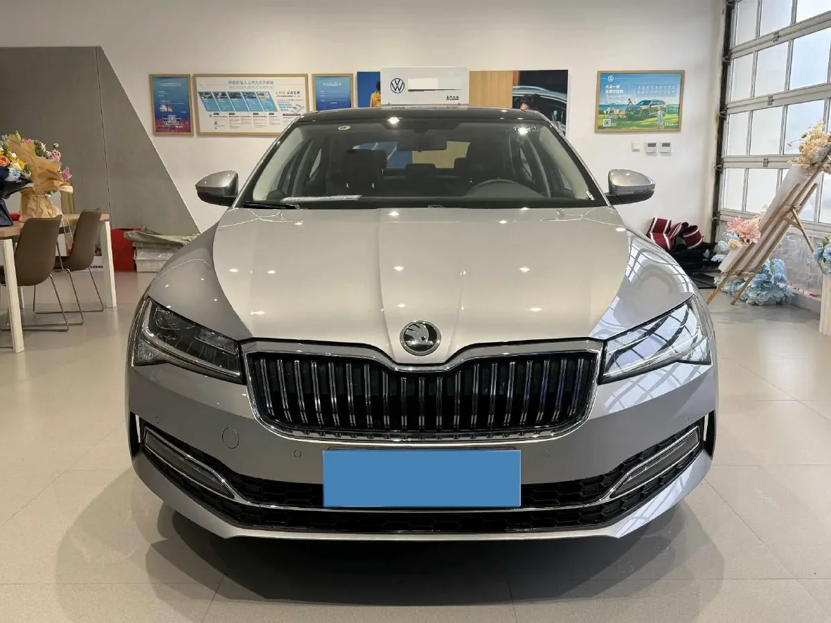 2023 Skoda Superb 1.4T 150HP L4 7DCT,autocango,china used car exporter,china ev exporter,chinese used car exporter,chinese used ev exporter