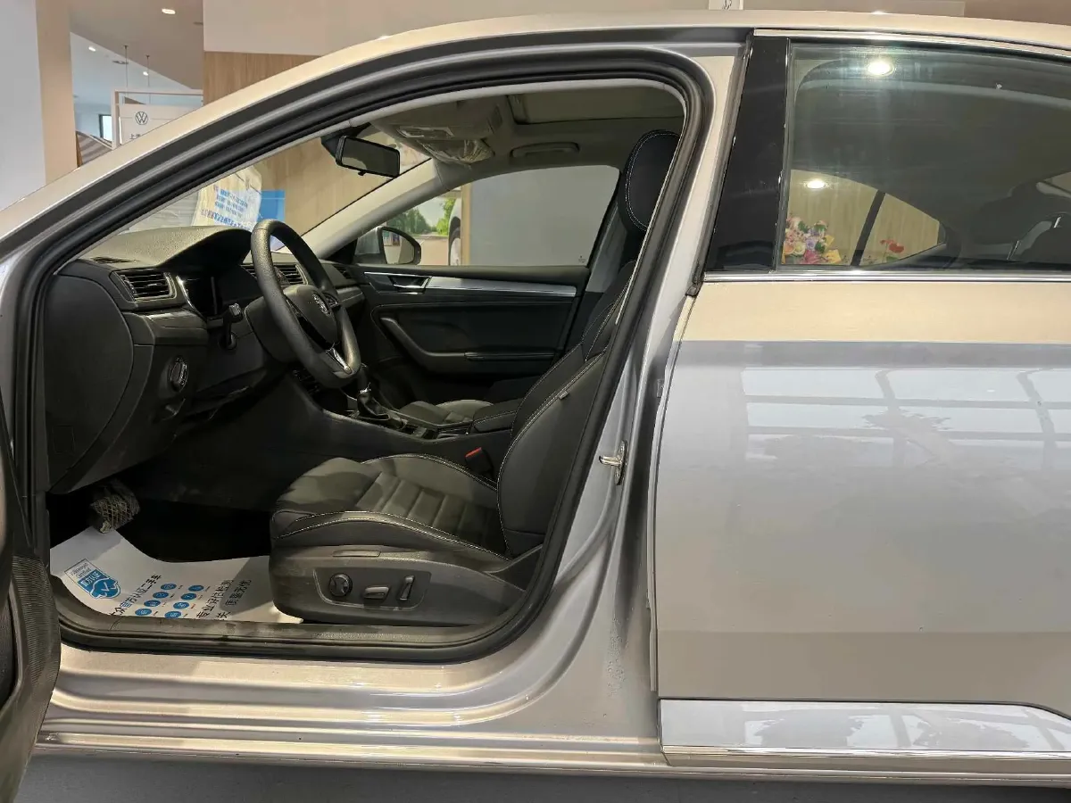 2023 Skoda Superb 1.4T 150HP L4 7DCT,autocango,china used car exporter,china ev exporter,chinese used car exporter,chinese used ev exporter