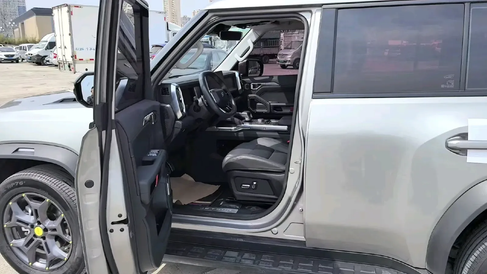 2023 Jetour Traveller 2.0T 254HP L4 7DCT,autocango,china used car exporter,china ev exporter,chinese used car exporter,chinese used ev exporter