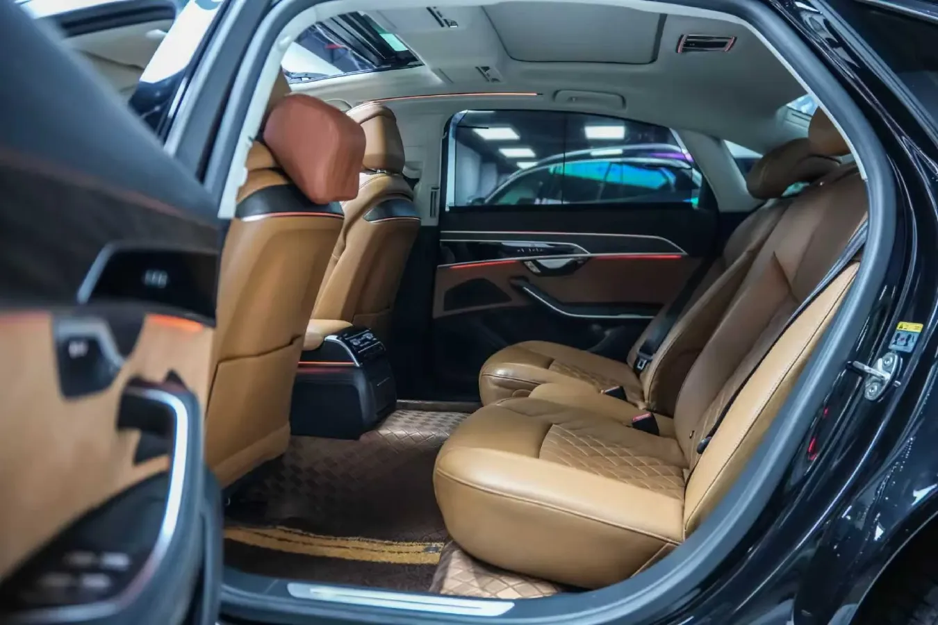 2023 Audi A8 3.0T 286HP V6 8AT,autocango,china used car exporter,china ev exporter,chinese used car exporter,chinese used ev exporter