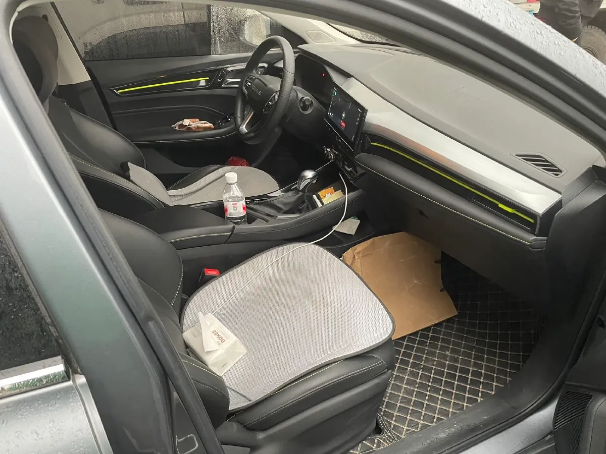 2021 Roewe i5 1.5L 120HP L4 CVT,autocango,china used car exporter,china ev exporter,chinese used car exporter,chinese used ev exporter