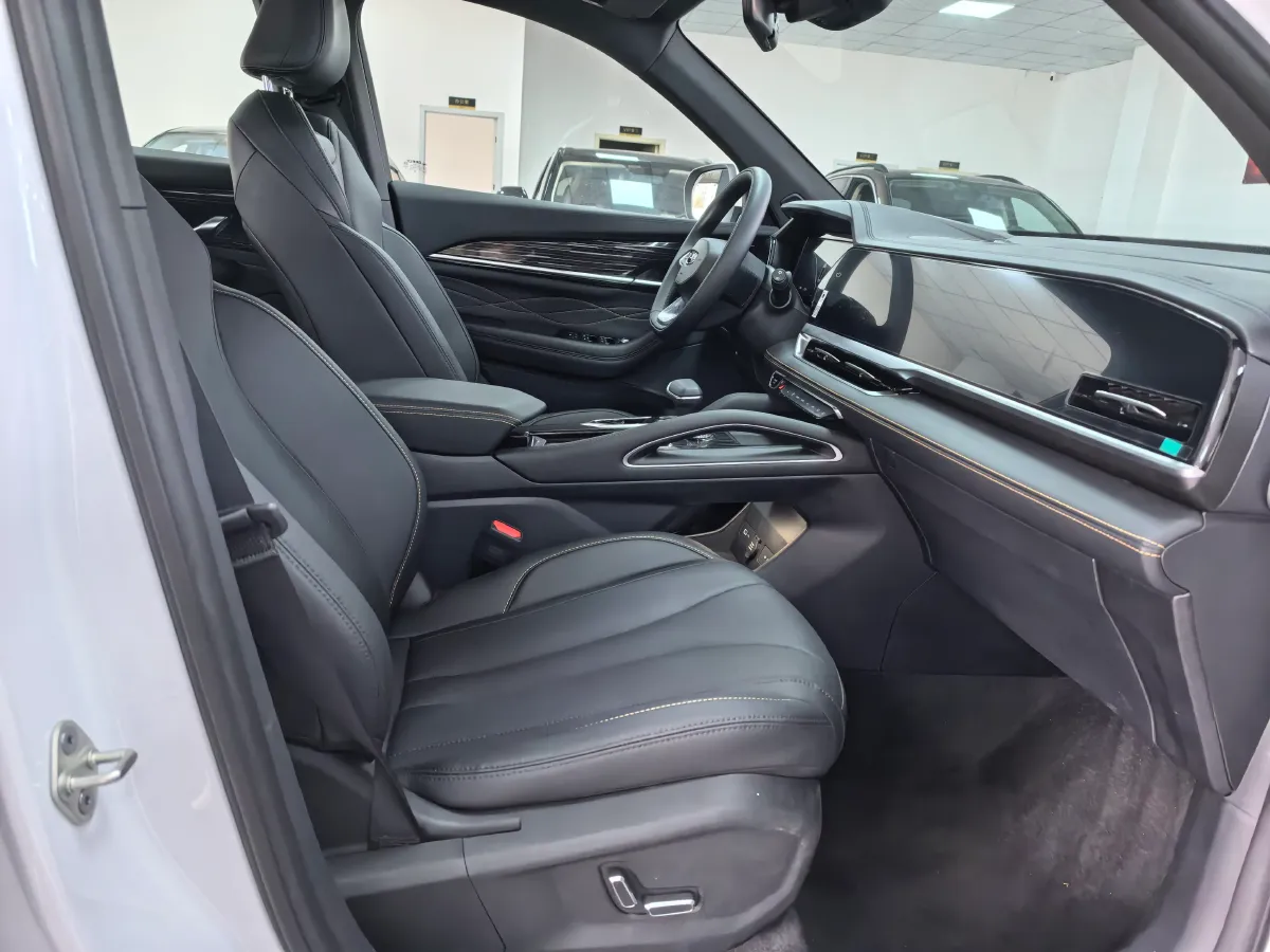 2024 Geely Monjaro 2.0T 218HP L4 7DCT,autocango,china used car exporter,china ev exporter,chinese used car exporter,chinese used ev exporter