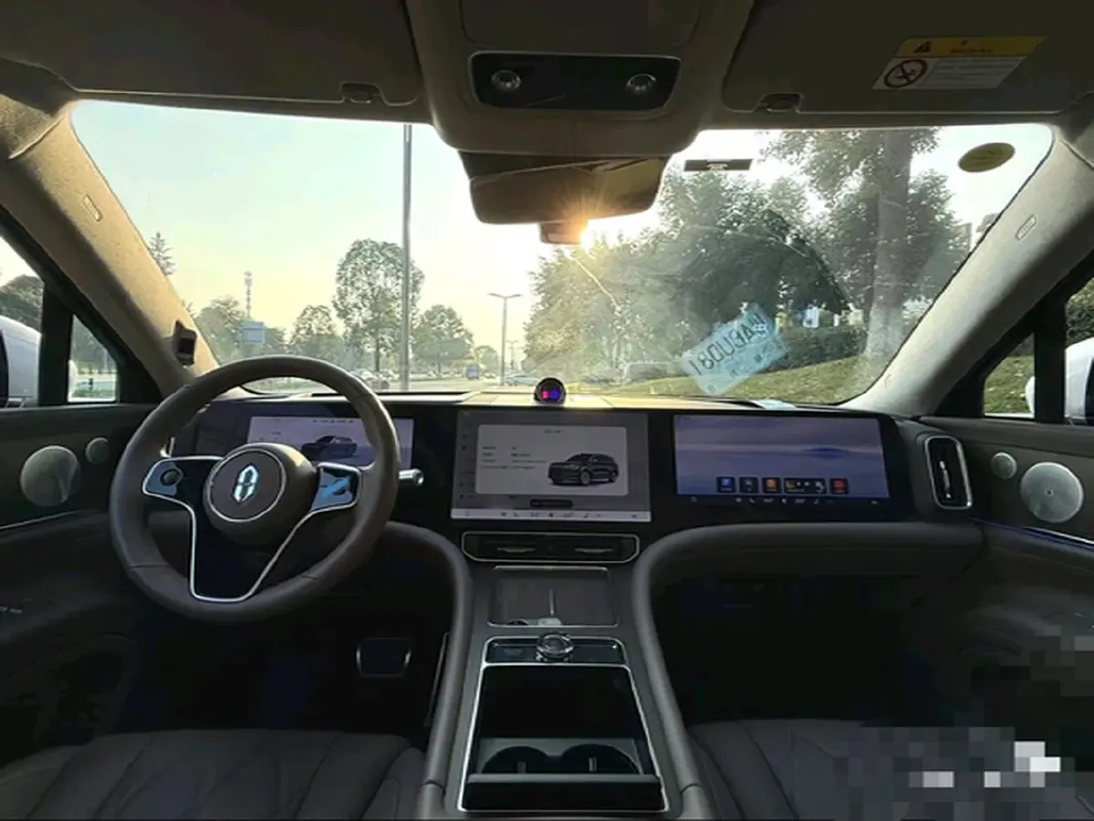 2024 AITO AITO M9 1.5T 152HP L4 REEV 42KWH,autocango,china used car exporter,china ev exporter,chinese used car exporter,chinese used ev exporter