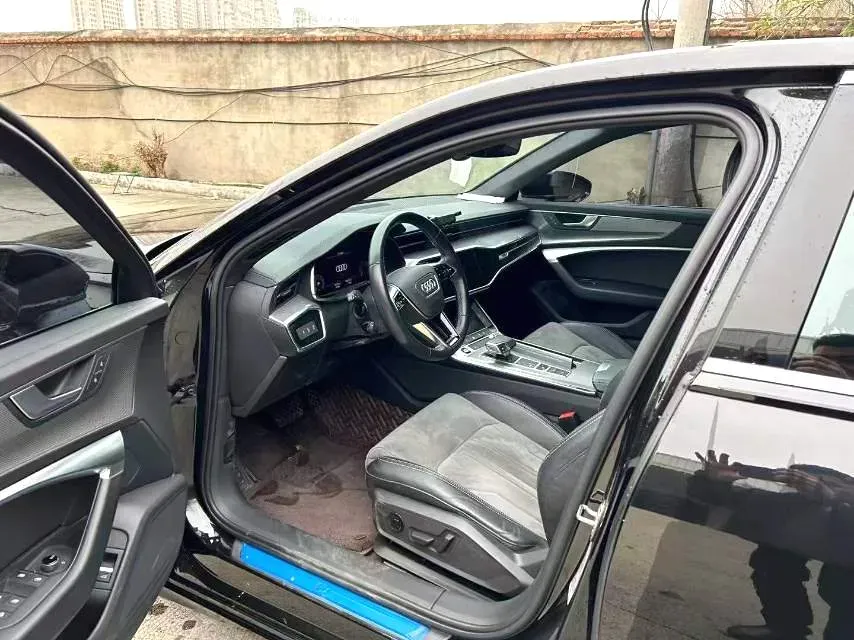 2021 Audi A6L 2.0T 190HP L4 7DCT,autocango,china used car exporter,china ev exporter,chinese used car exporter,chinese used ev exporter