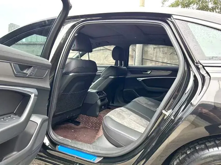 2021 Audi A6L 2.0T 190HP L4 7DCT,autocango,china used car exporter,china ev exporter,chinese used car exporter,chinese used ev exporter