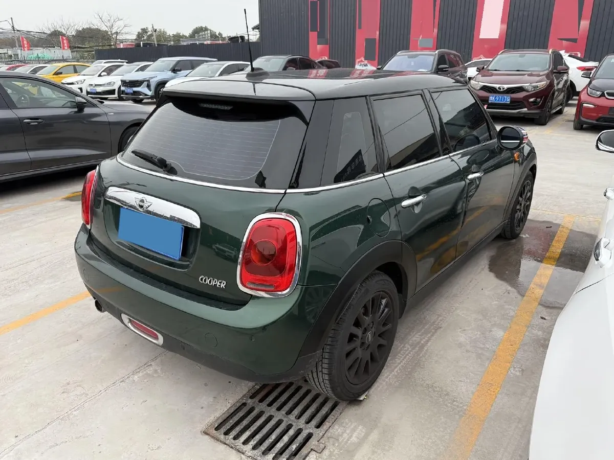 2016 MINI MINI 1.5T 136HP L3 6AT,autocango,china used car exporter,china ev exporter,chinese used car exporter,chinese used ev exporter