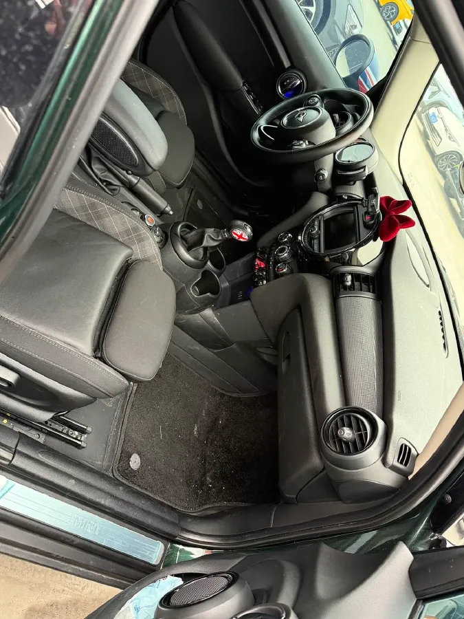 2016 MINI MINI 1.5T 136HP L3 6AT,autocango,china used car exporter,china ev exporter,chinese used car exporter,chinese used ev exporter