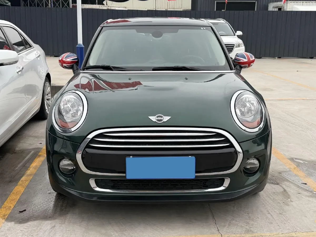 2016 MINI MINI 1.5T 136HP L3 6AT,autocango,china used car exporter,china ev exporter,chinese used car exporter,chinese used ev exporter