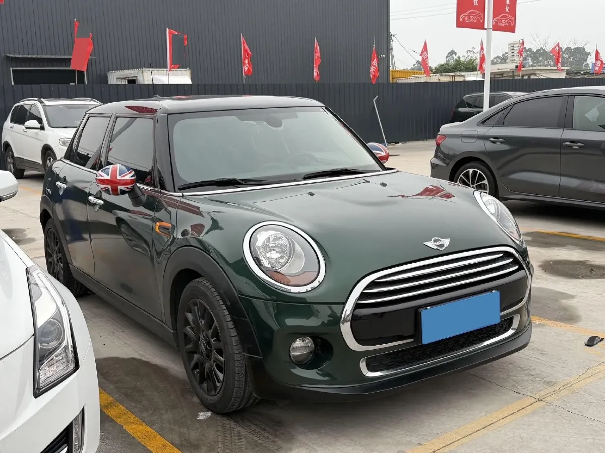 2016 MINI MINI 1.5T 136HP L3 6AT,autocango,china used car exporter,china ev exporter,chinese used car exporter,chinese used ev exporter