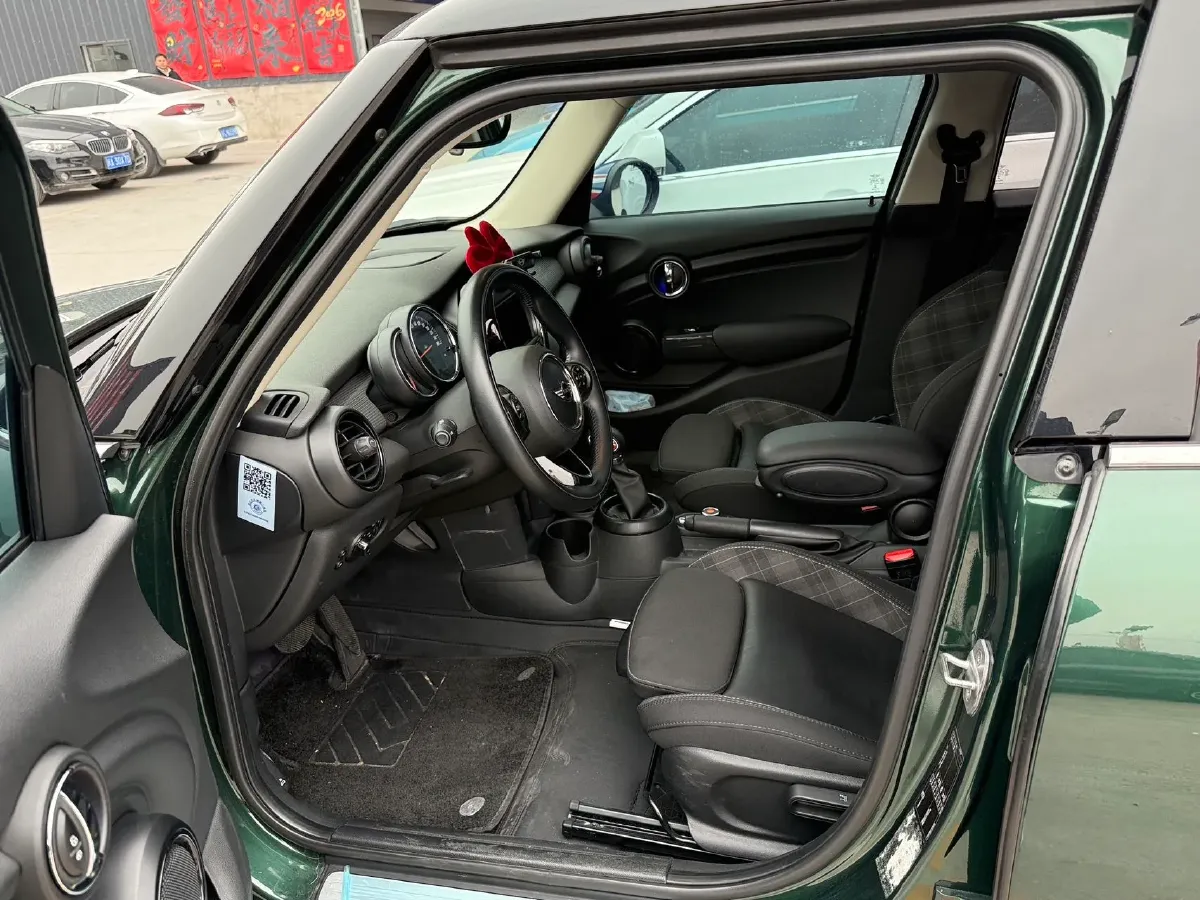 2016 MINI MINI 1.5T 136HP L3 6AT,autocango,china used car exporter,china ev exporter,chinese used car exporter,chinese used ev exporter