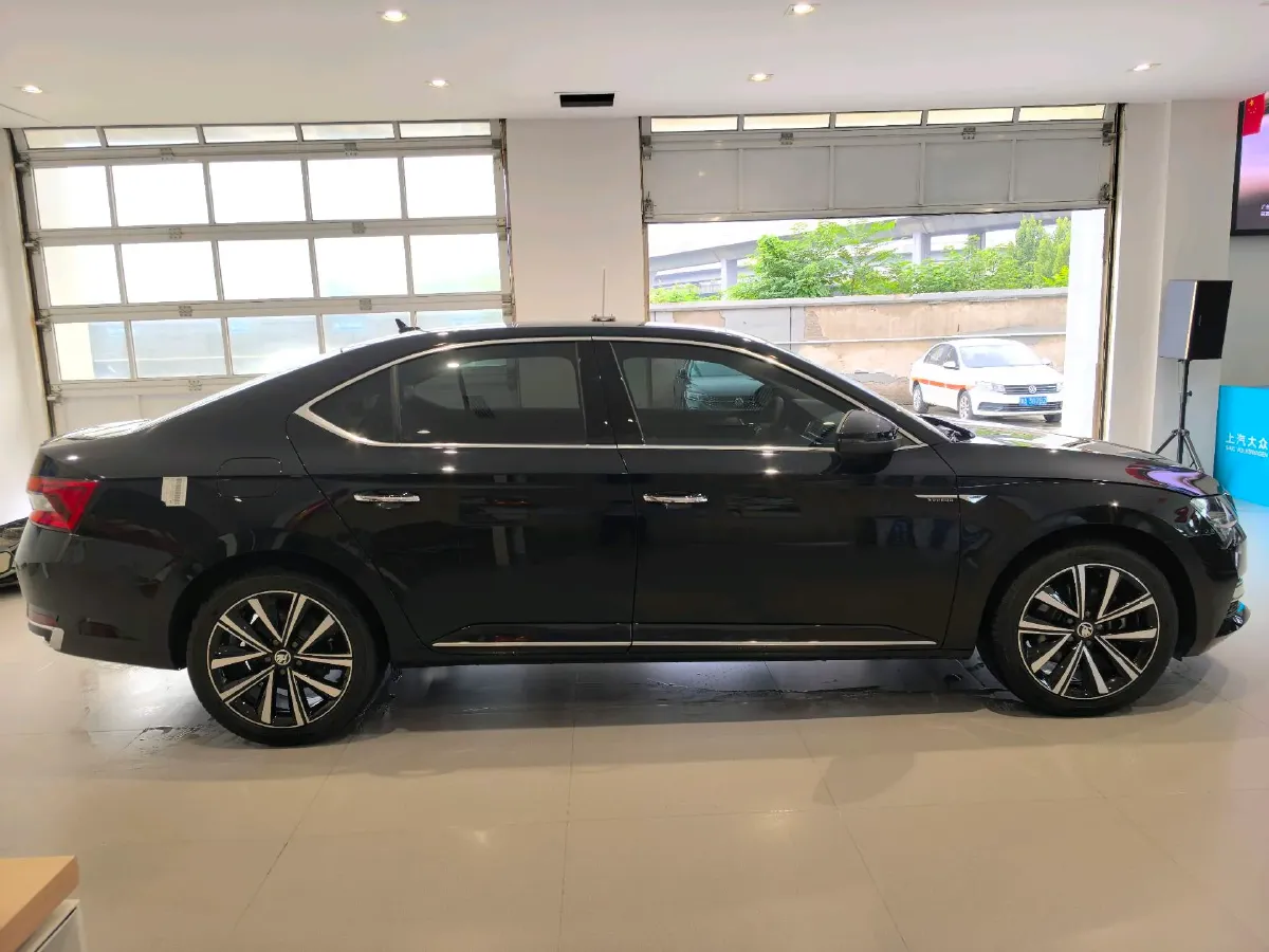 2024 Skoda Superb 1.4T 150HP L4 7DCT,autocango,china used car exporter,china ev exporter,chinese used car exporter,chinese used ev exporter