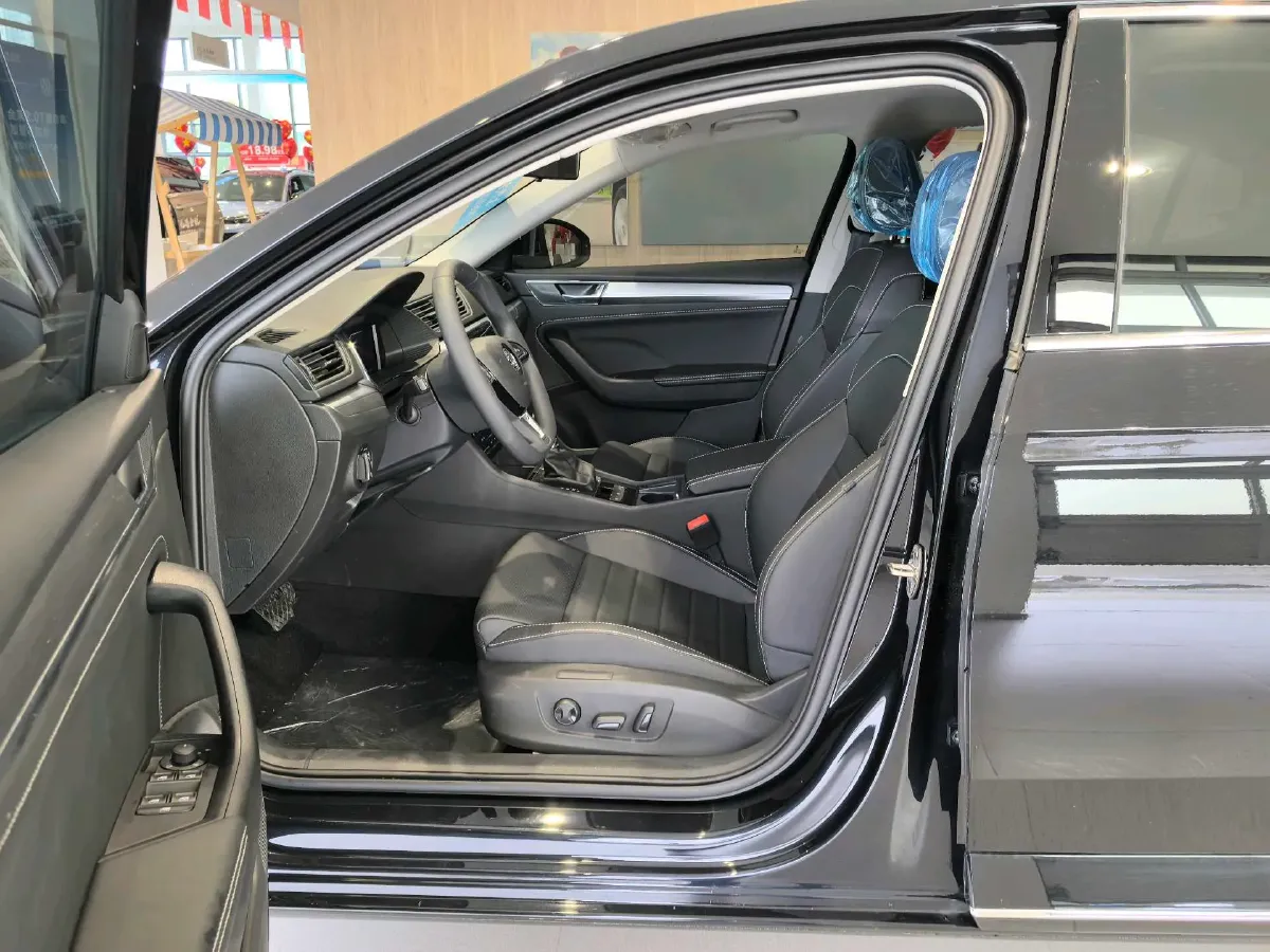 2024 Skoda Superb 1.4T 150HP L4 7DCT,autocango,china used car exporter,china ev exporter,chinese used car exporter,chinese used ev exporter