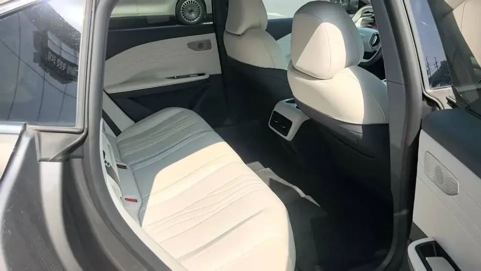 2024 Geely Galaxy E8 BEV 76KWH,autocango,china used car exporter,china ev exporter,chinese used car exporter,chinese used ev exporter