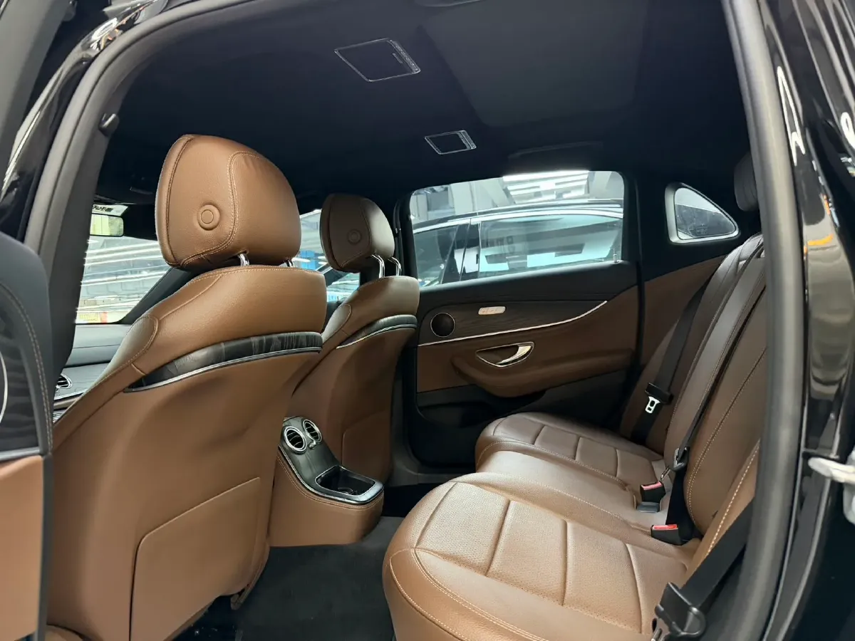 2021 Mercedes-Benz E Class 2.0T 258HP L4 9AT,autocango,china used car exporter,china ev exporter,chinese used car exporter,chinese used ev exporter