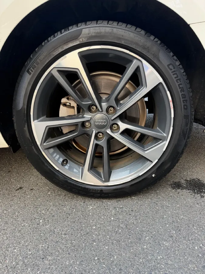 2020 Audi A4L 2.0T 190HP L4 7DCT,autocango,china used car exporter,china ev exporter,chinese used car exporter,chinese used ev exporter