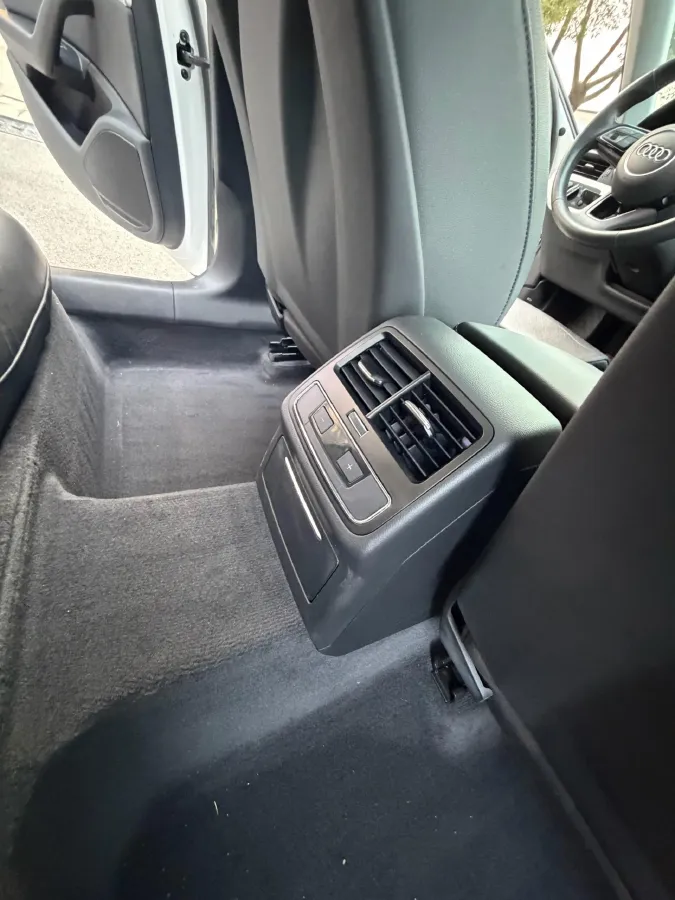 2020 Audi A4L 2.0T 190HP L4 7DCT,autocango,china used car exporter,china ev exporter,chinese used car exporter,chinese used ev exporter