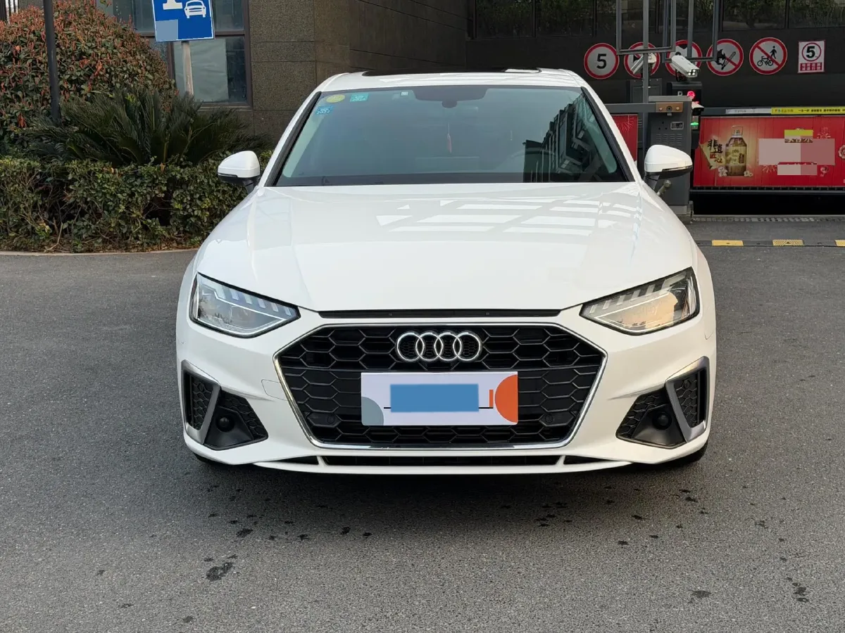 2020 Audi A4L 2.0T 190HP L4 7DCT,autocango,china used car exporter,china ev exporter,chinese used car exporter,chinese used ev exporter