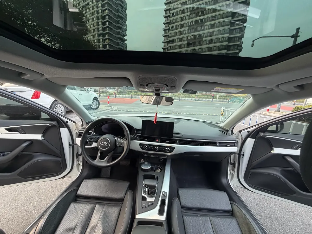 2020 Audi A4L 2.0T 190HP L4 7DCT,autocango,china used car exporter,china ev exporter,chinese used car exporter,chinese used ev exporter