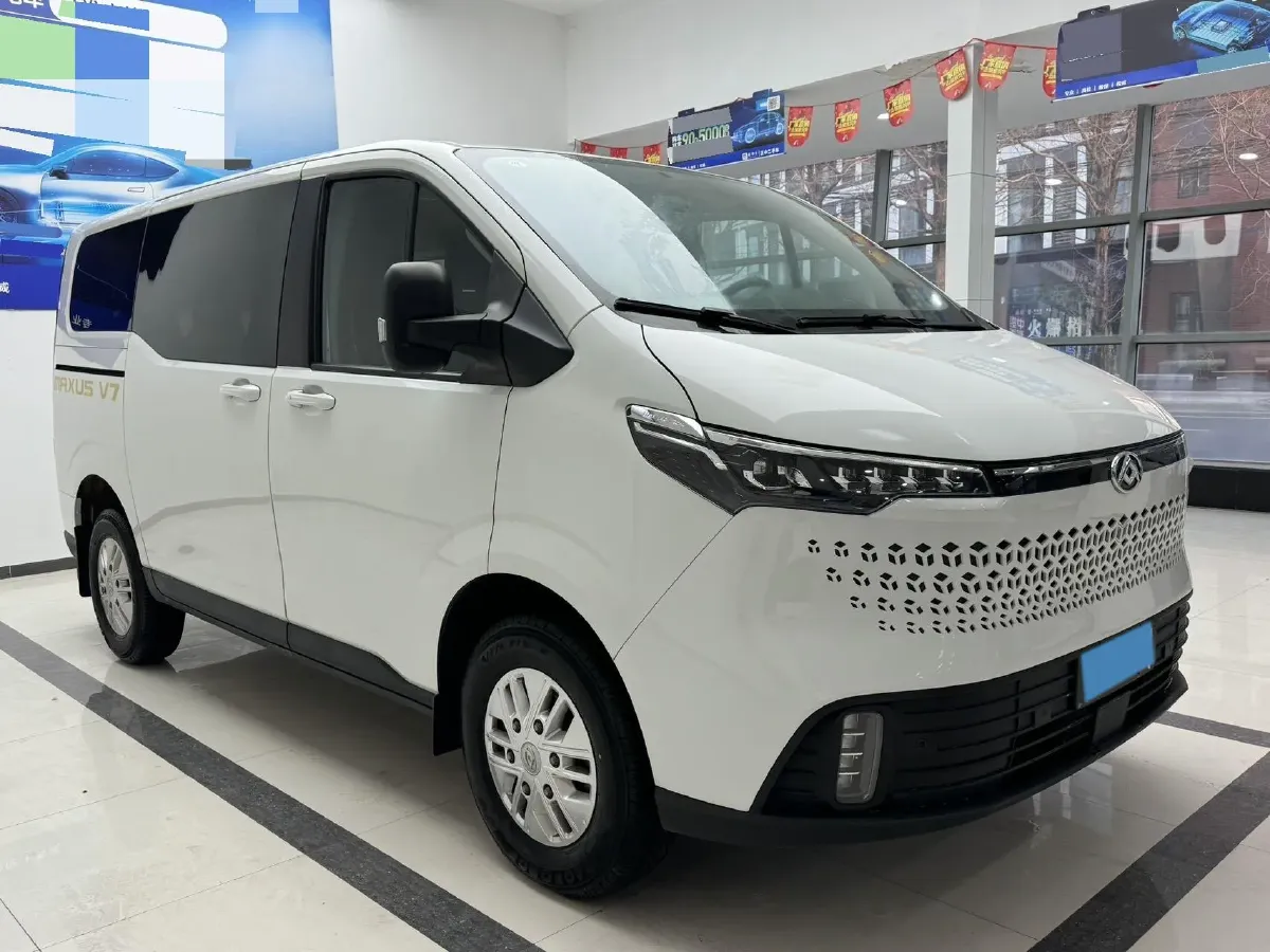 2023 MAXUS XinTu V70 2.0T 125HP L4 6MT,autocango,china used car exporter,china ev exporter,chinese used car exporter,chinese used ev exporter