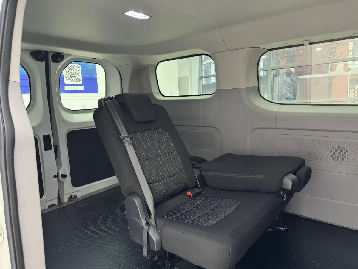 2023 MAXUS XinTu V70 2.0T 125HP L4 6MT,autocango,china used car exporter,china ev exporter,chinese used car exporter,chinese used ev exporter