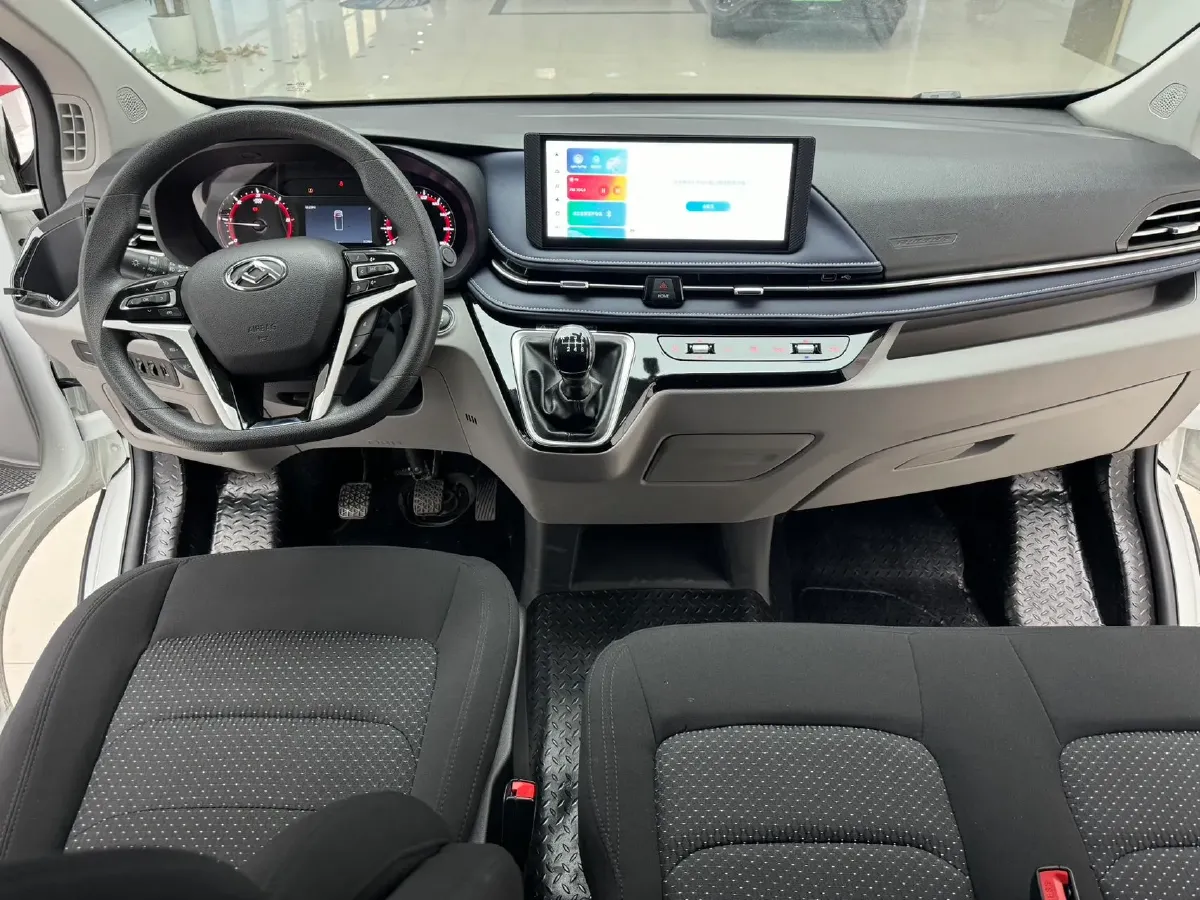 2023 MAXUS XinTu V70 2.0T 125HP L4 6MT,autocango,china used car exporter,china ev exporter,chinese used car exporter,chinese used ev exporter