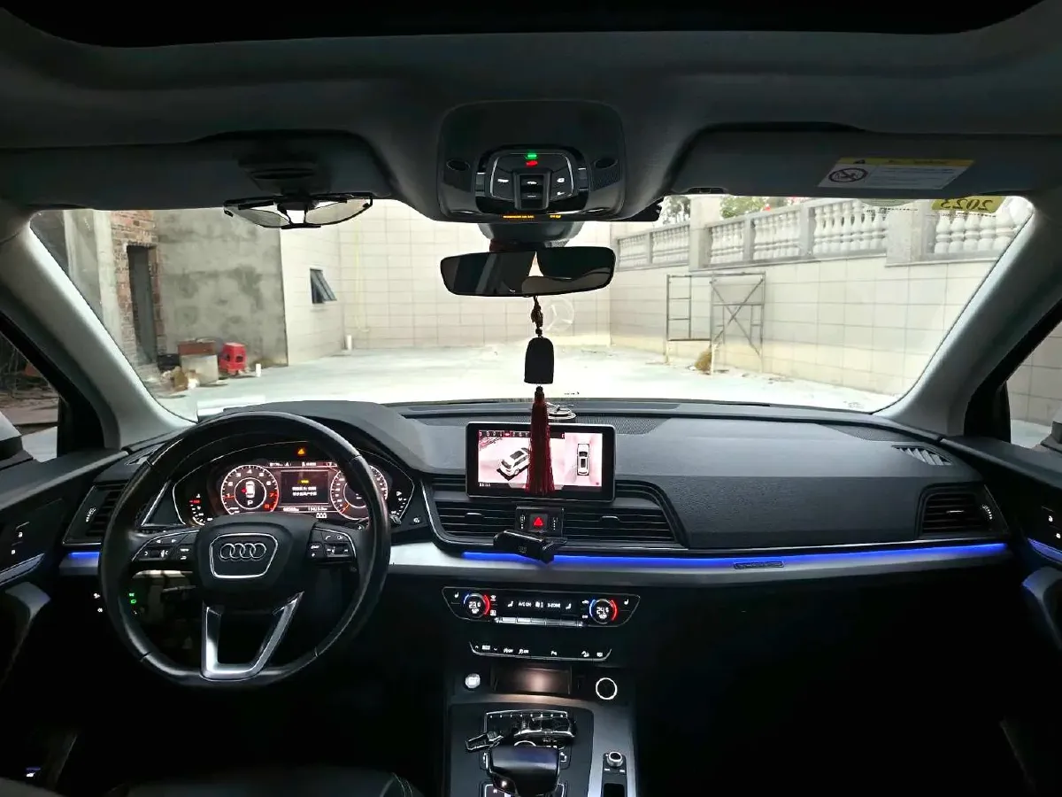 2020 Audi Q5L 2.0T 190HP L4 7DCT,autocango,china used car exporter,china ev exporter,chinese used car exporter,chinese used ev exporter