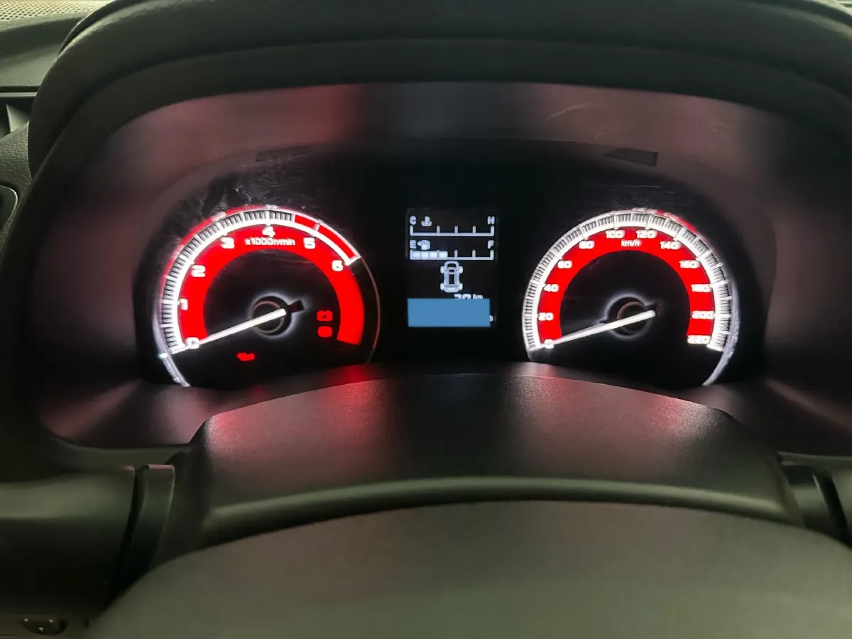 2019 Isuzu LingTuo 2.5T 129HP L4 6MT,autocango,china used car exporter,china ev exporter,chinese used car exporter,chinese used ev exporter