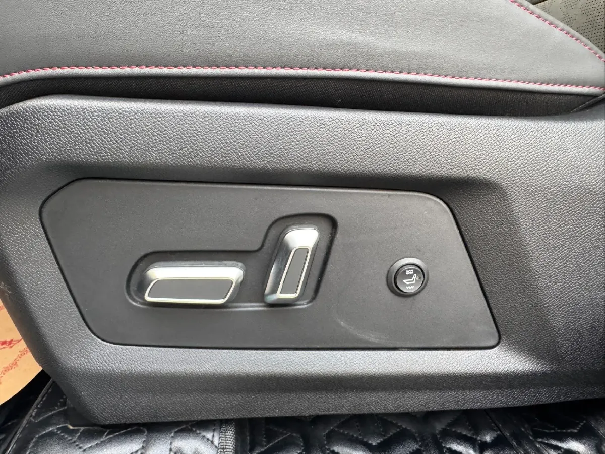 2024 Jetour Traveller 2.0T 254HP L4 7DCT,autocango,china used car exporter,china ev exporter,chinese used car exporter,chinese used ev exporter