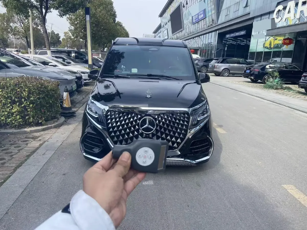2024 Mercedes-Benz Vito 2.0T 231HP L4 9AT,autocango,china used car exporter,china ev exporter,chinese used car exporter,chinese used ev exporter