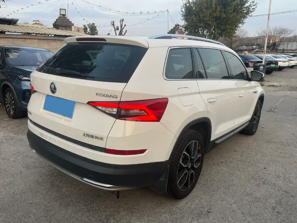 2018 Skoda Kodiak 2.0T 186HP L4 7DCT,autocango,china used car exporter,china ev exporter,chinese used car exporter,chinese used ev exporter