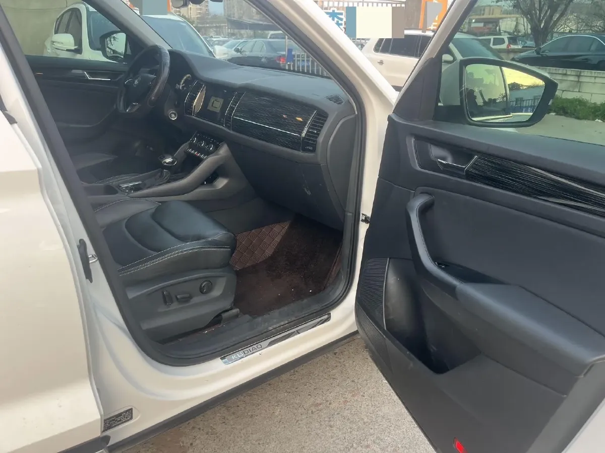 2018 Skoda Kodiak 2.0T 186HP L4 7DCT,autocango,china used car exporter,china ev exporter,chinese used car exporter,chinese used ev exporter