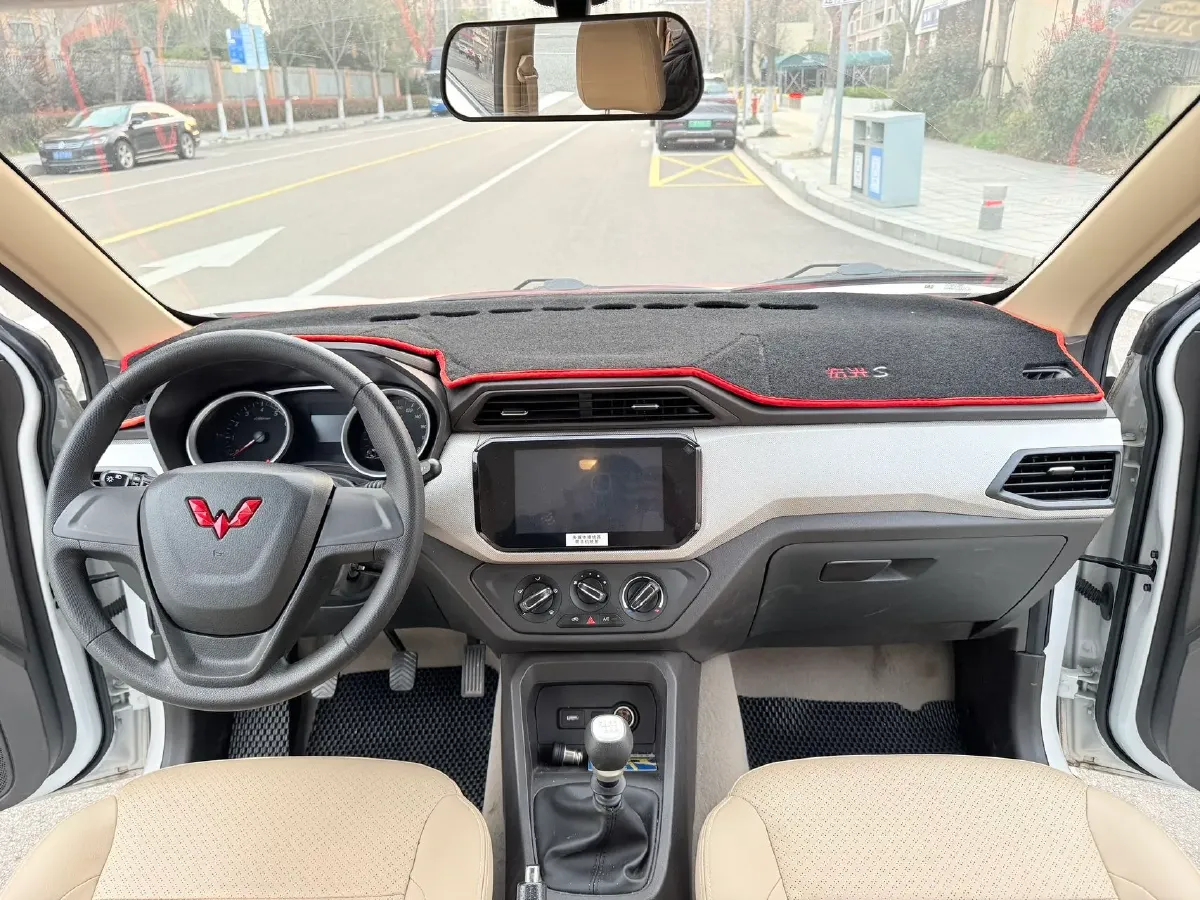 2021 WuLing HongGuang 1.5L 99HP L4 6MT,autocango,china used car exporter,china ev exporter,chinese used car exporter,chinese used ev exporter