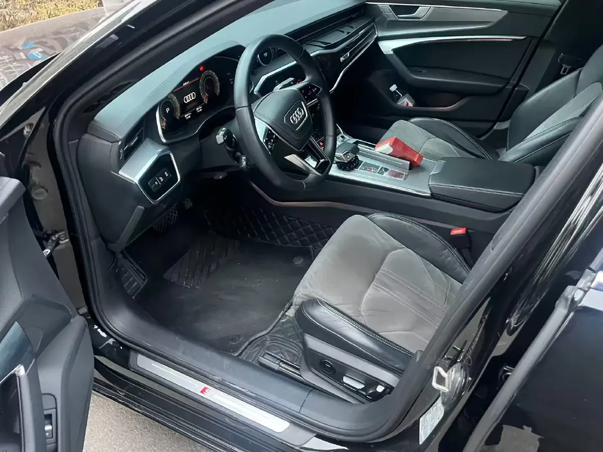 2023 Audi A6L 2.0T 245HP L4 7DCT,autocango,china used car exporter,china ev exporter,chinese used car exporter,chinese used ev exporter