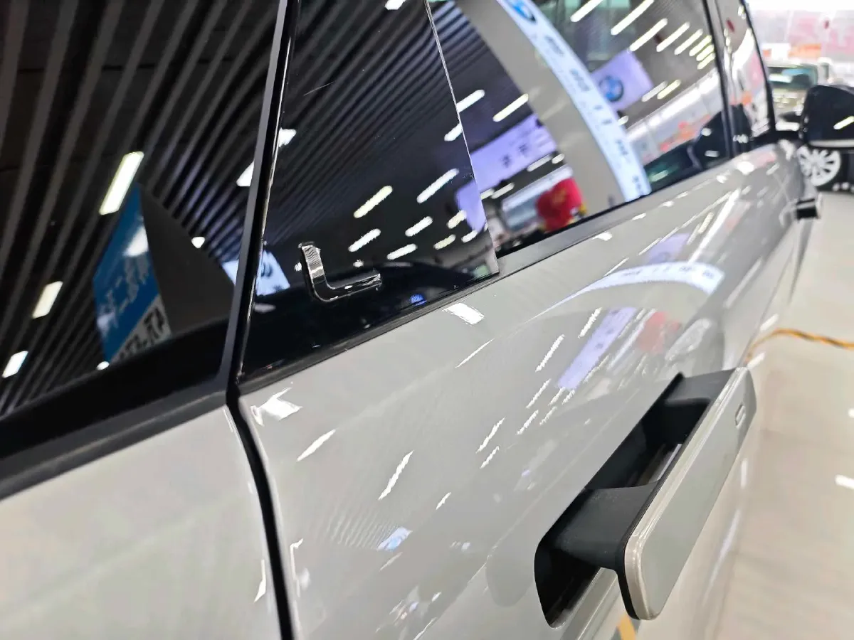 2023 Land Rover Range Rover Evoque 2.0T 249HP L4 9AT,autocango,china used car exporter,china ev exporter,chinese used car exporter,chinese used ev exporter