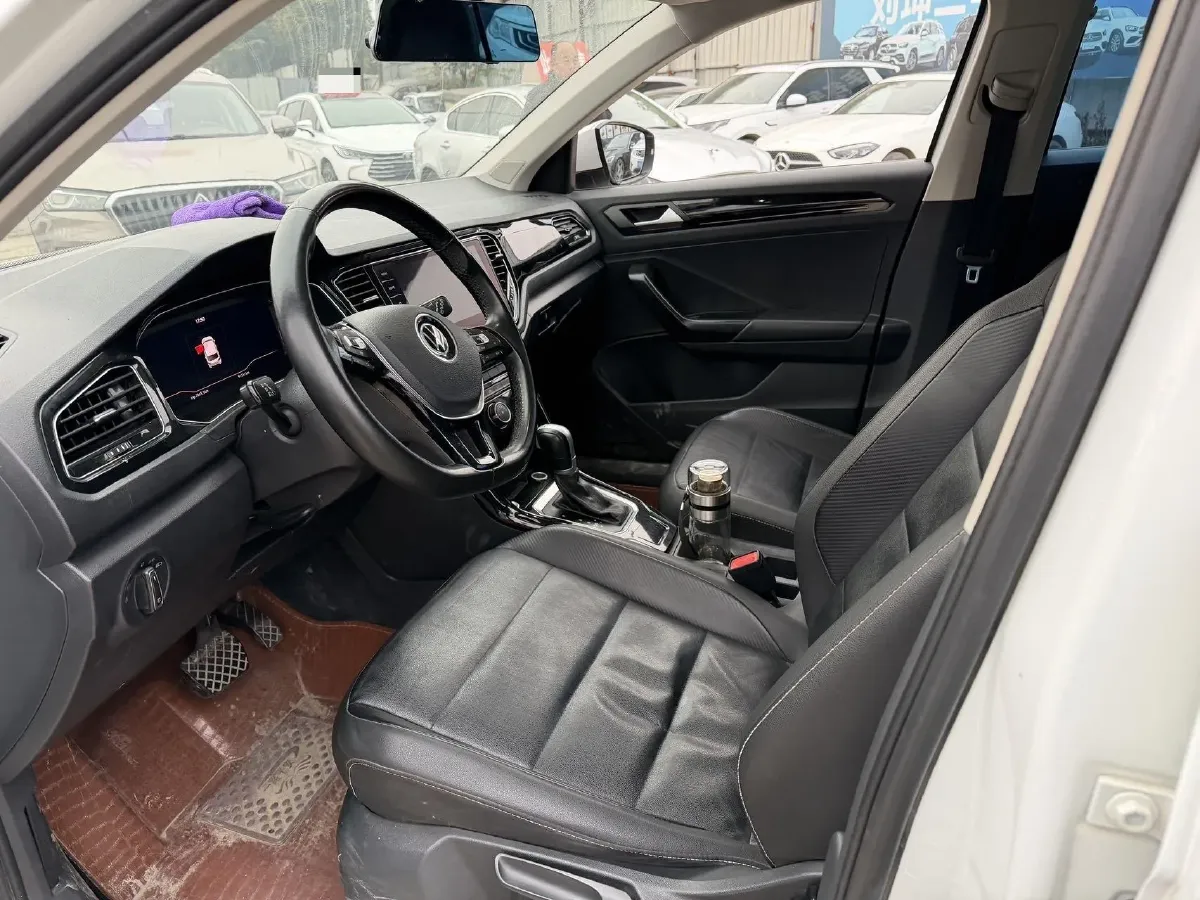 2021 Volkswagen T-Roc 1.4T 150HP L4 7DCT,autocango,china used car exporter,china ev exporter,chinese used car exporter,chinese used ev exporter