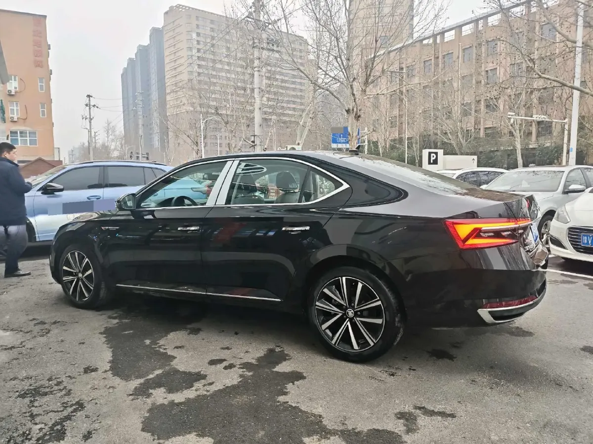 2025 Skoda Superb 1.4T 150HP L4 7DCT,autocango,china used car exporter,china ev exporter,chinese used car exporter,chinese used ev exporter