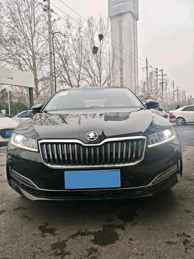 2025 Skoda Superb 1.4T 150HP L4 7DCT,autocango,china used car exporter,china ev exporter,chinese used car exporter,chinese used ev exporter