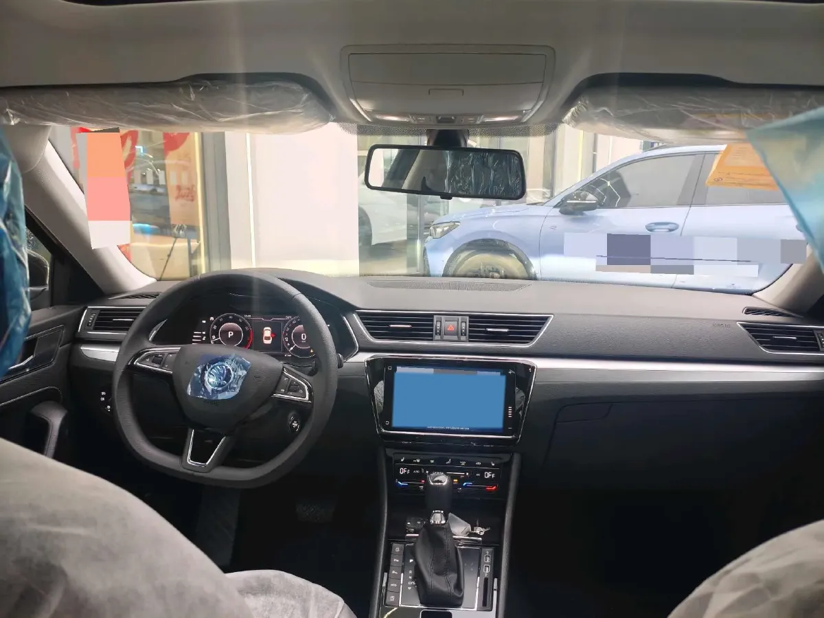 2025 Skoda Superb 1.4T 150HP L4 7DCT,autocango,china used car exporter,china ev exporter,chinese used car exporter,chinese used ev exporter