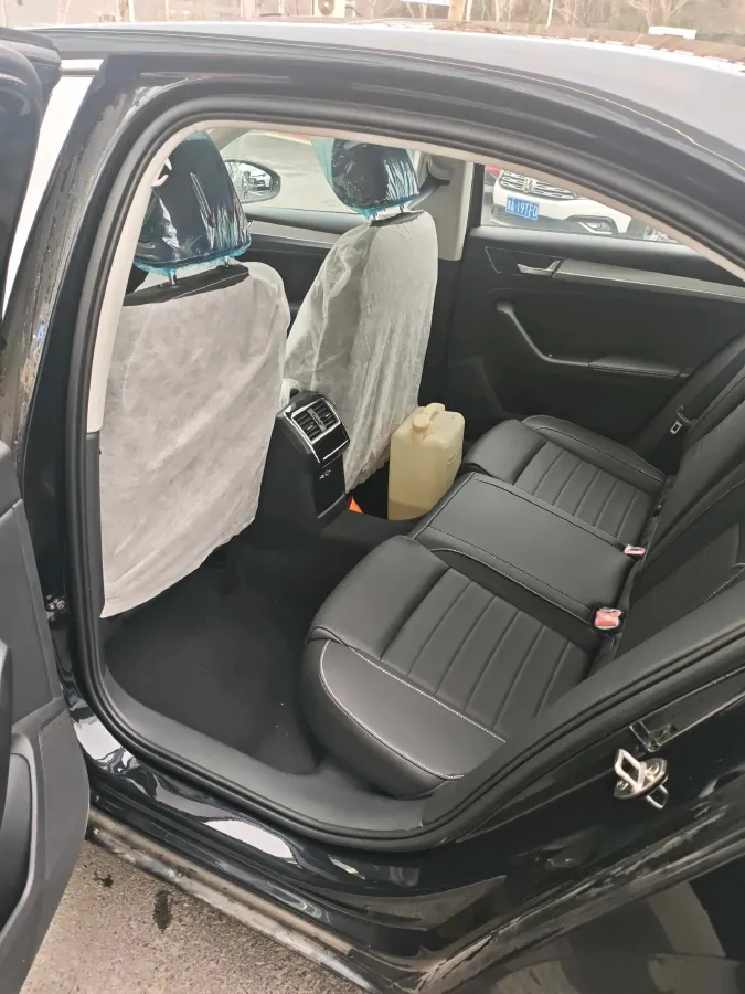 2025 Skoda Superb 1.4T 150HP L4 7DCT,autocango,china used car exporter,china ev exporter,chinese used car exporter,chinese used ev exporter