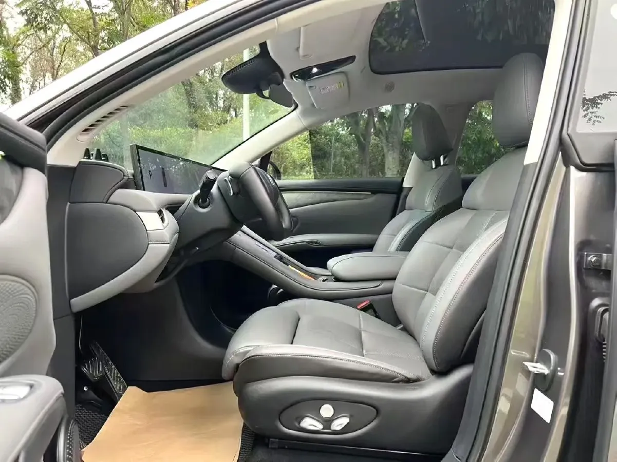 2023 IM LS6 BEV 71KWH,autocango,china used car exporter,china ev exporter,chinese used car exporter,chinese used ev exporter