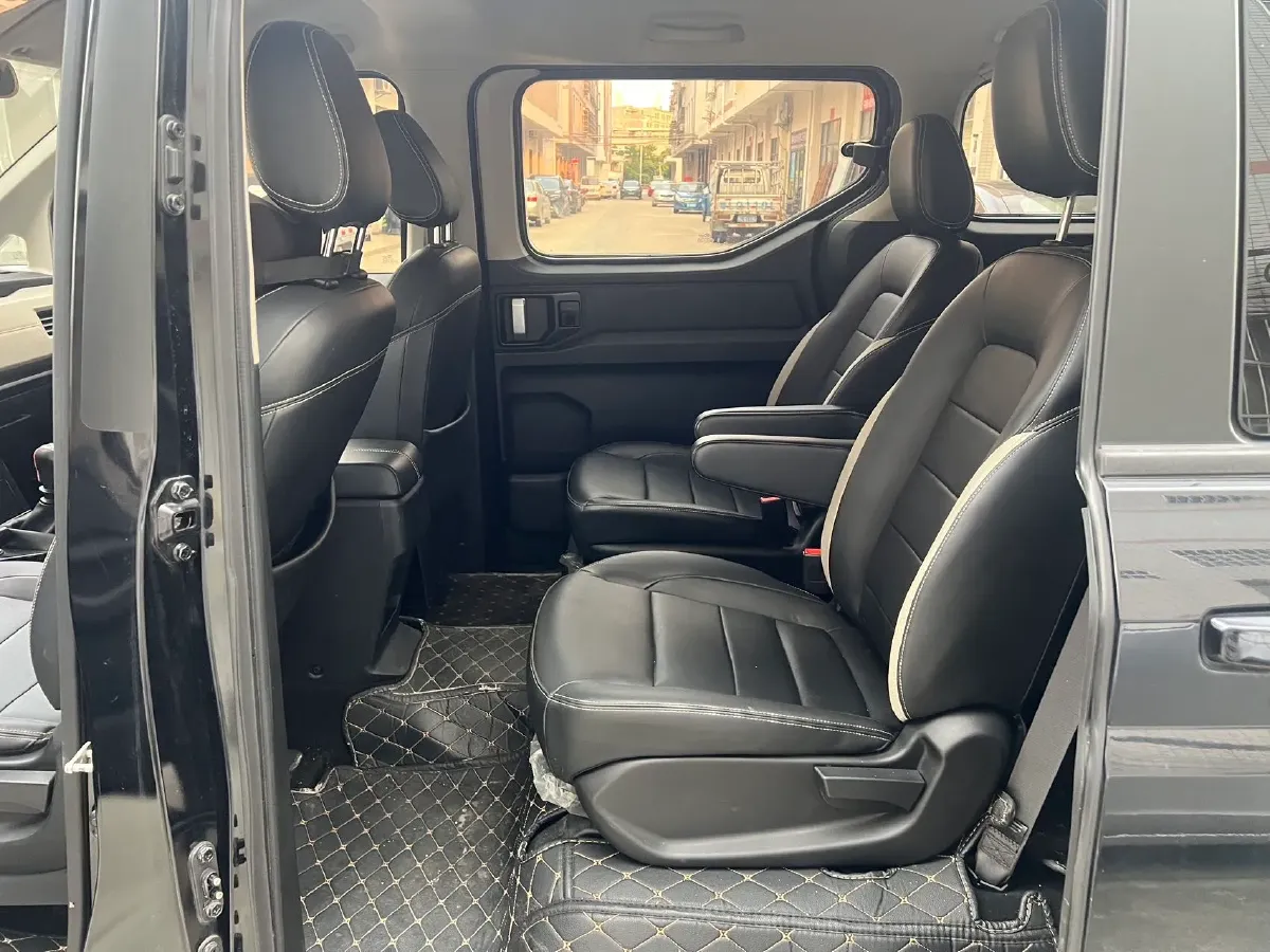 2021 WuLing ZhengChen 1.5T 147HP L4 6MT,autocango,china used car exporter,china ev exporter,chinese used car exporter,chinese used ev exporter