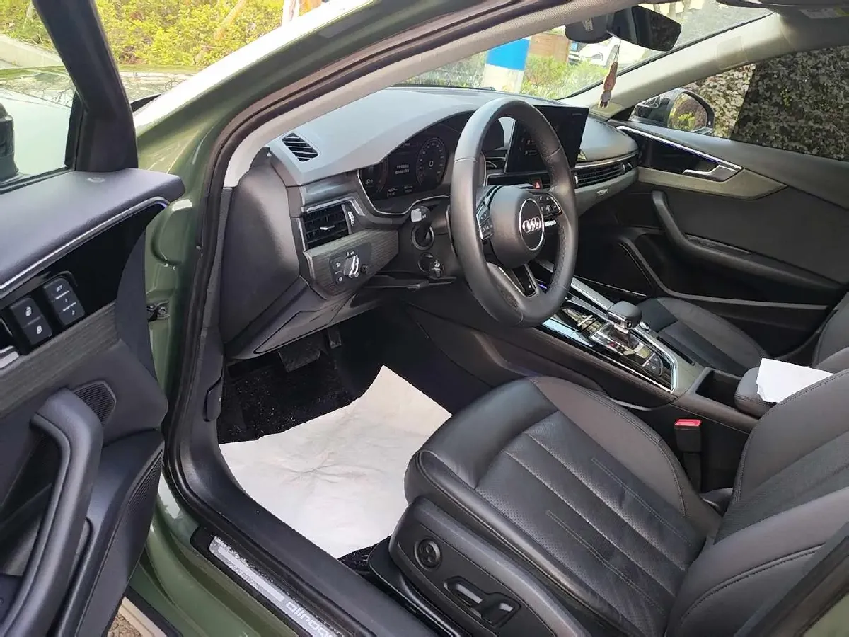 2023 Audi A4 2.0T 265HP L4 7DCT,autocango,china used car exporter,china ev exporter,chinese used car exporter,chinese used ev exporter