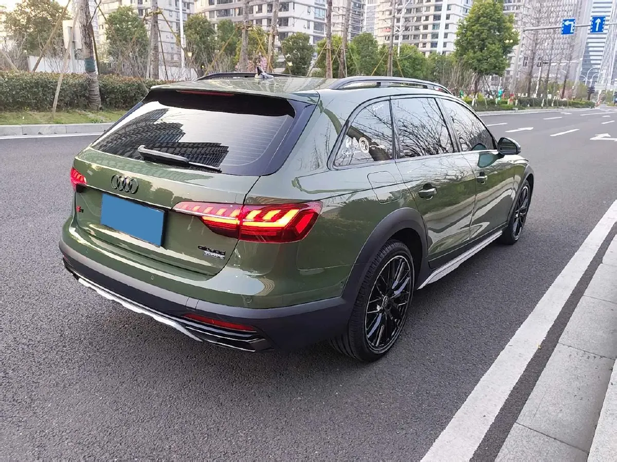 2023 Audi A4 2.0T 265HP L4 7DCT,autocango,china used car exporter,china ev exporter,chinese used car exporter,chinese used ev exporter