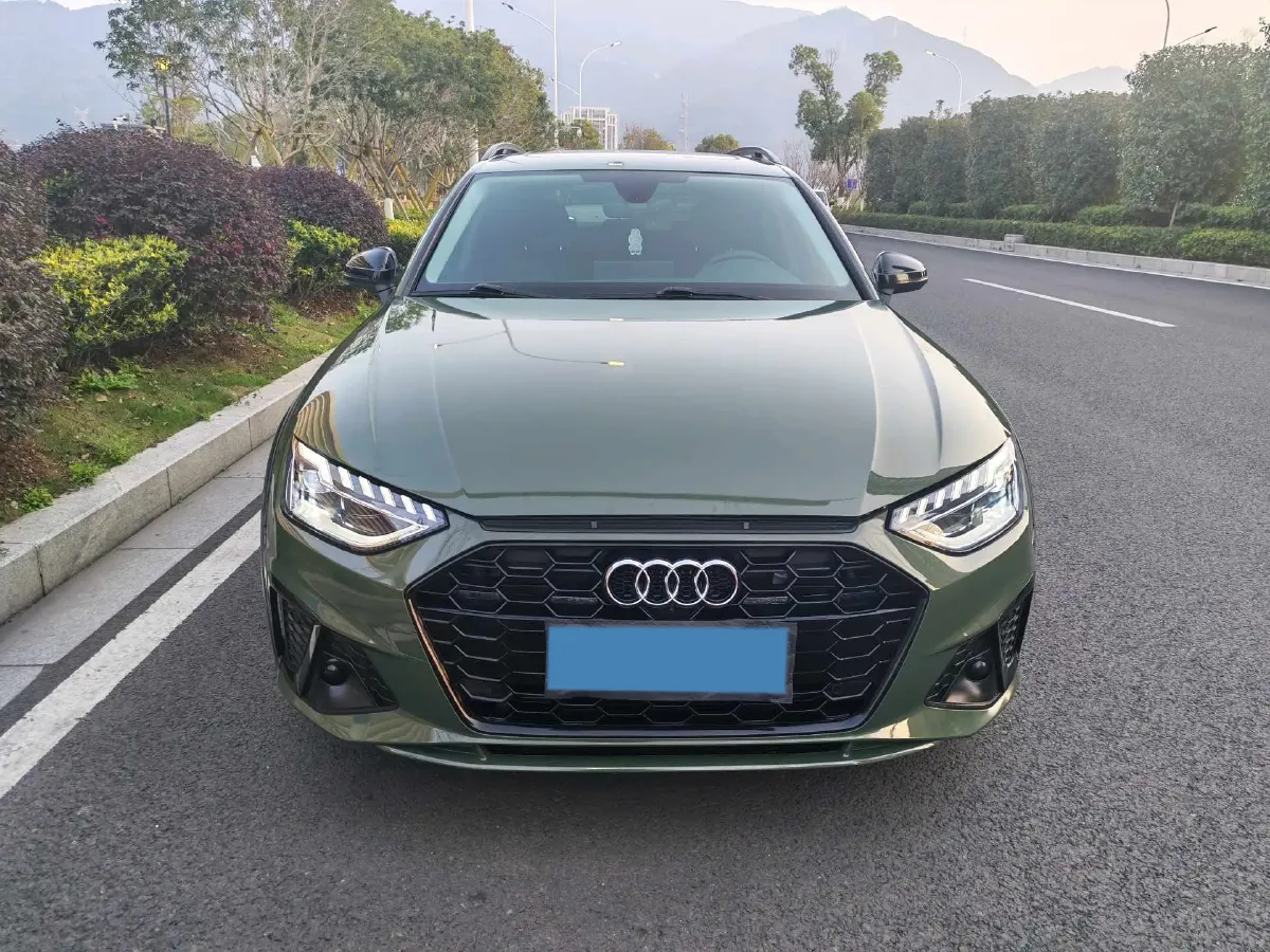 2023 Audi A4 2.0T 265HP L4 7DCT,autocango,china used car exporter,china ev exporter,chinese used car exporter,chinese used ev exporter