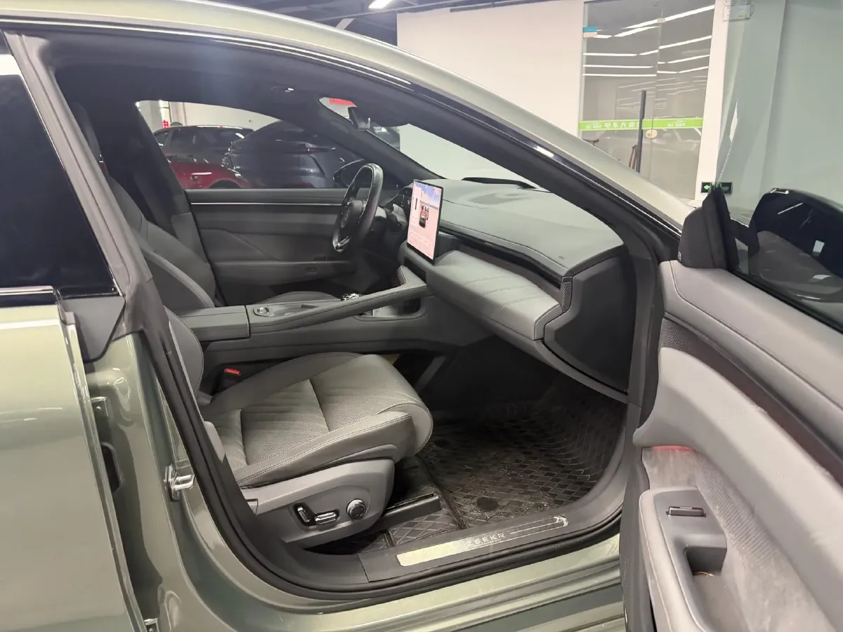 2024 Zeekr 001 BEV 100KWH,autocango,china used car exporter,china ev exporter,chinese used car exporter,chinese used ev exporter