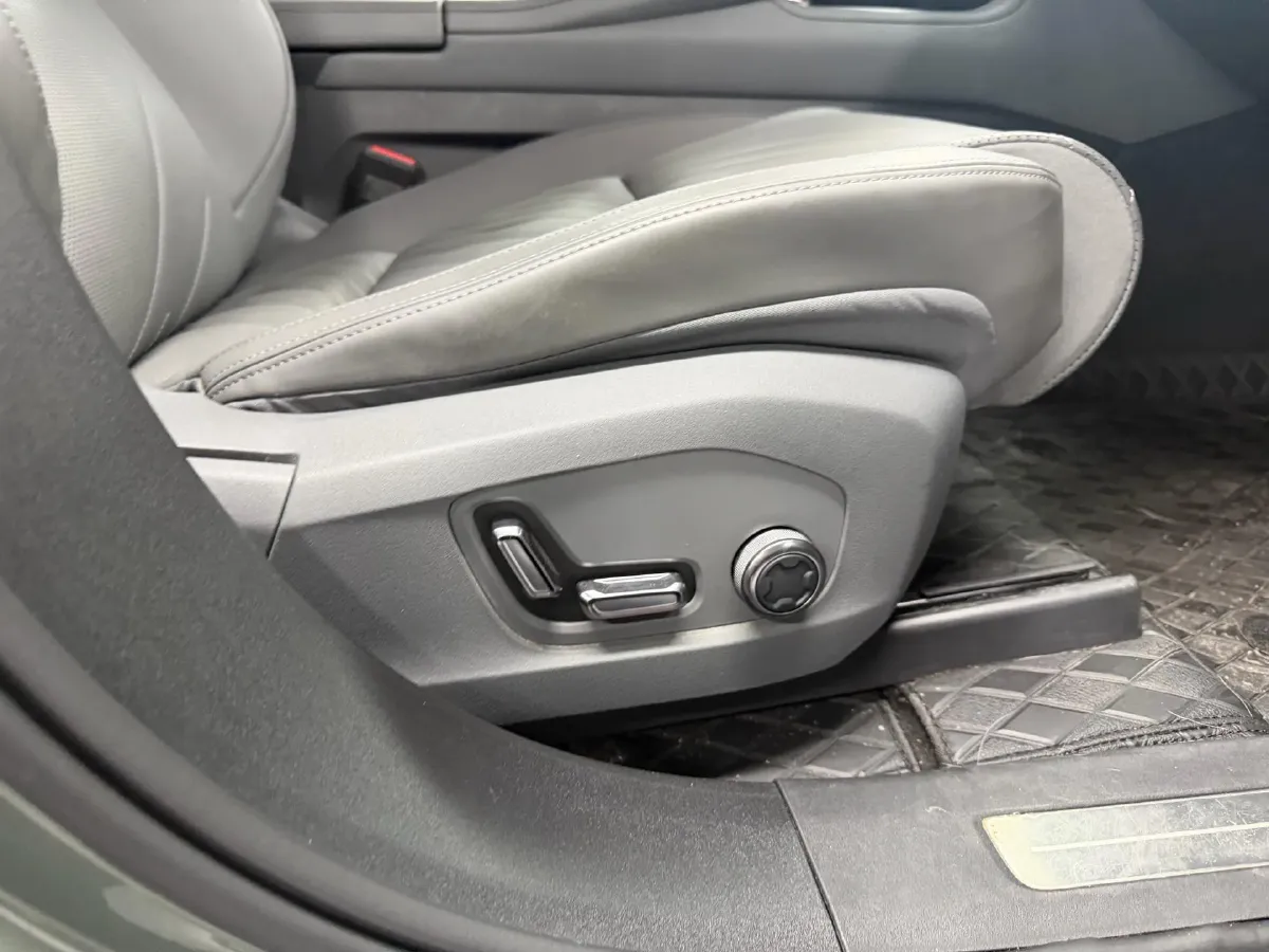 2024 Zeekr 001 BEV 100KWH,autocango,china used car exporter,china ev exporter,chinese used car exporter,chinese used ev exporter