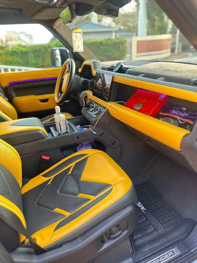 2022 Land Rover Defender 3.0T 400HP L6 8AT,autocango,china used car exporter,china ev exporter,chinese used car exporter,chinese used ev exporter